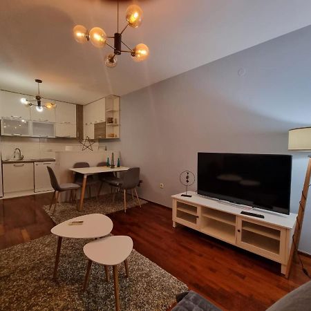 5 Star Apartment พอดโกริกา ภายนอก รูปภาพ