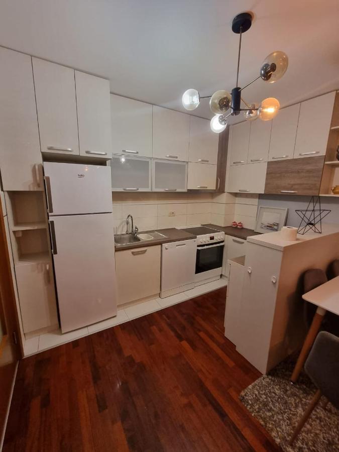 5 Star Apartment พอดโกริกา ภายนอก รูปภาพ