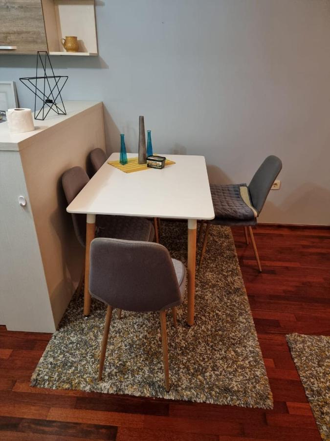 5 Star Apartment พอดโกริกา ภายนอก รูปภาพ