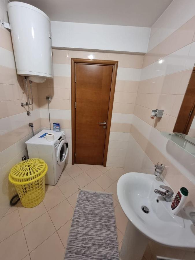 5 Star Apartment พอดโกริกา ภายนอก รูปภาพ