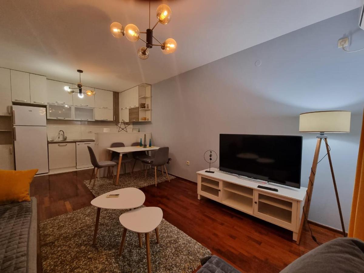 5 Star Apartment พอดโกริกา ภายนอก รูปภาพ