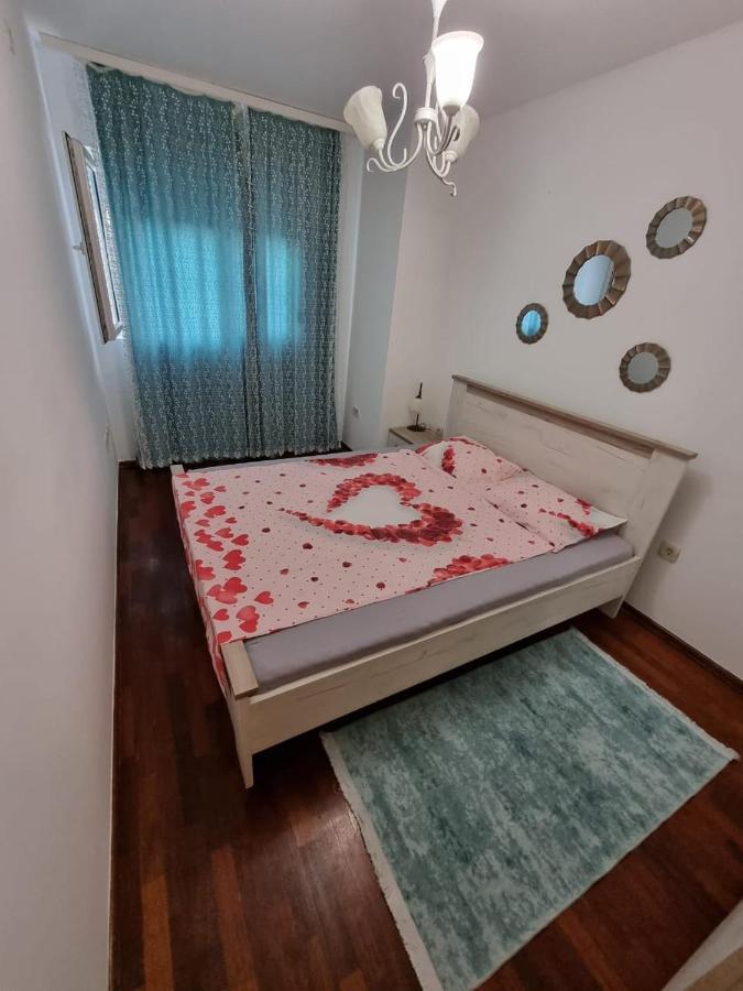 5 Star Apartment พอดโกริกา ภายนอก รูปภาพ